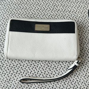 ❌SOLD ❌ Cole Hann, please see pictures for details and ask questions.